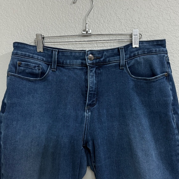 NYDJ High Rise Alina Legging - Picture 2 of 9